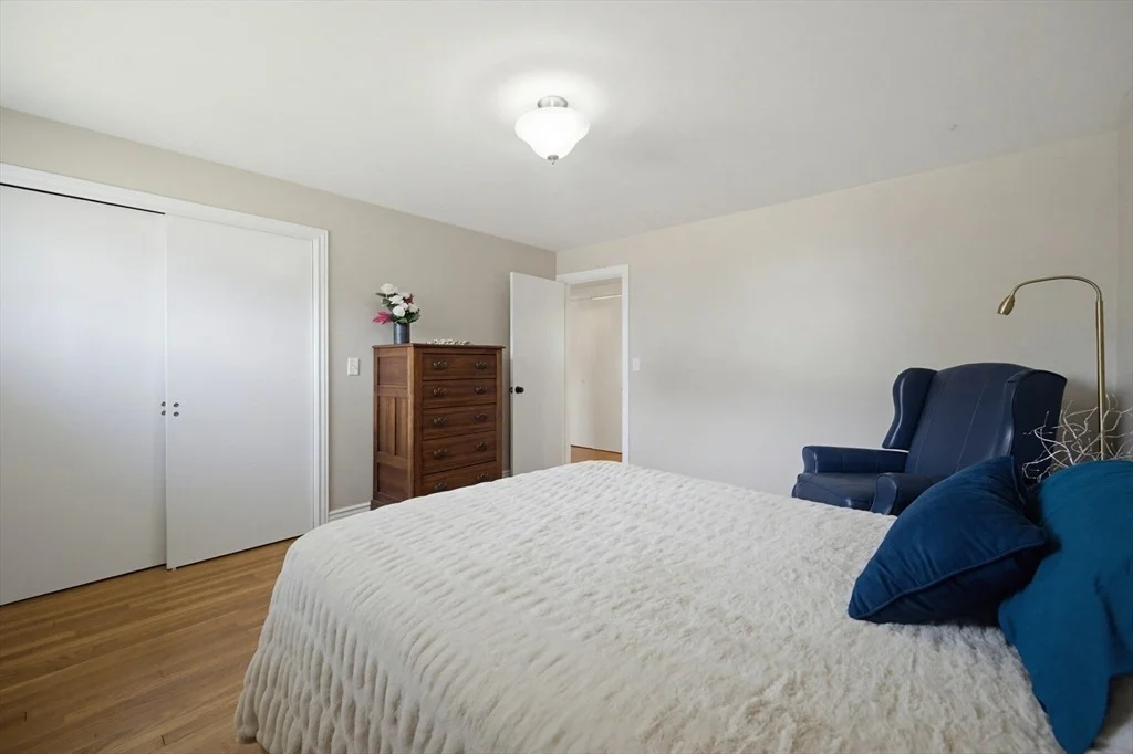 Photo of 377 Kenyon  Ave