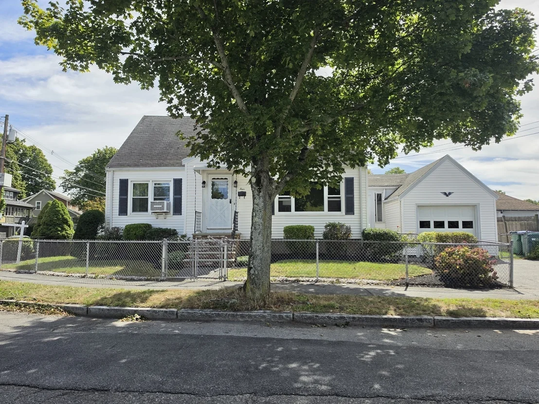 Photo of 4 Edgemere Rd