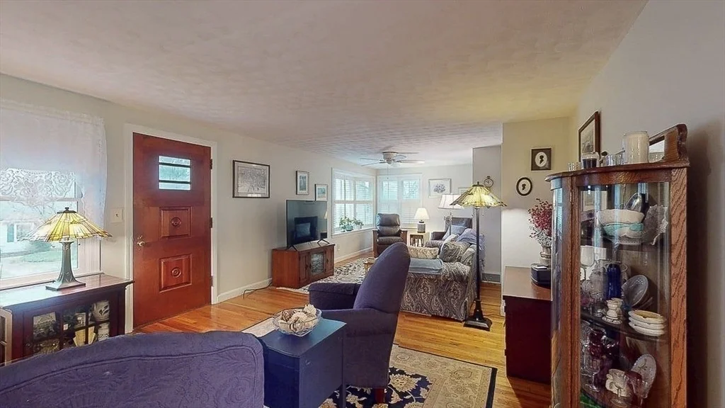 Photo of 7 Nevada Dr