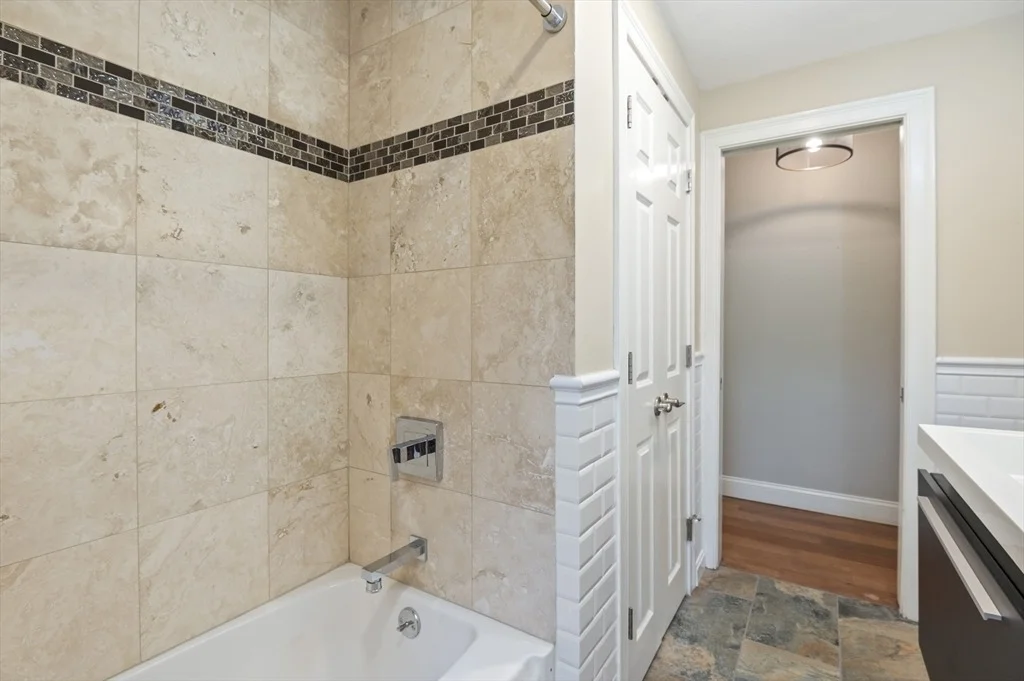 Photo of 4 Raymond Cir