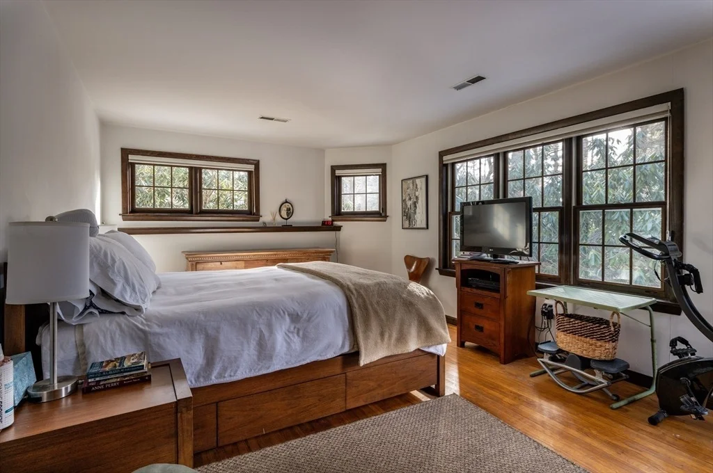 Photo of 206 North Valley Road