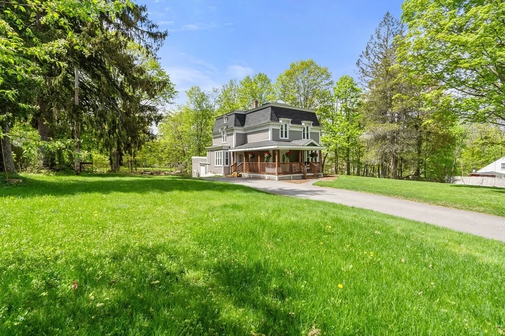 Photo of 23 Schoolhouse Rd