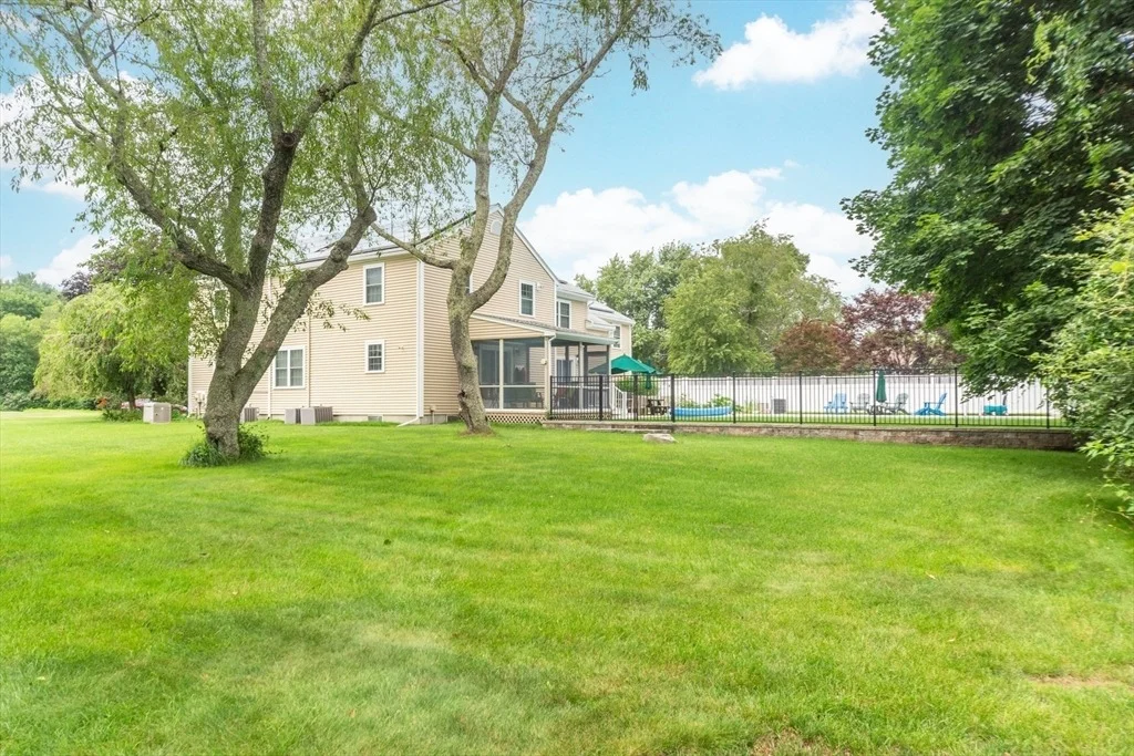 Photo of 40 Tabway Ln