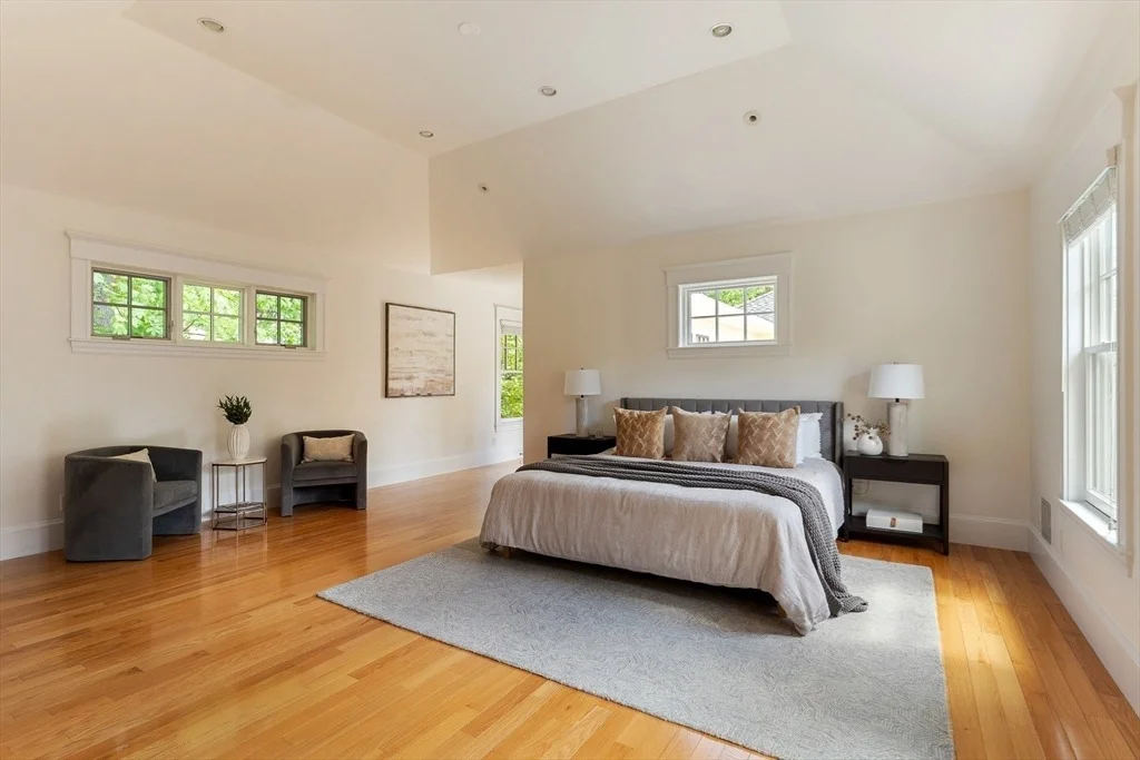 Photo of 4 Lawrence St