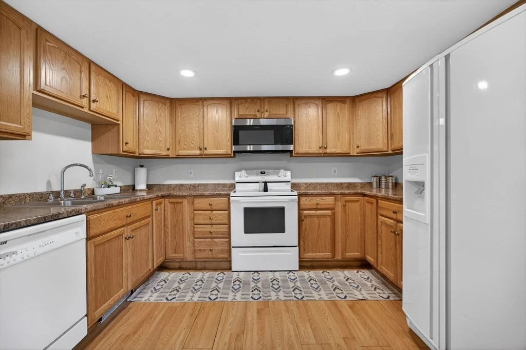 Photo of 43 Mohawk Dr