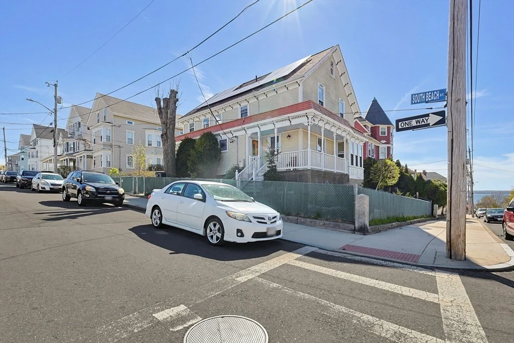 Photo of 391 Middle St