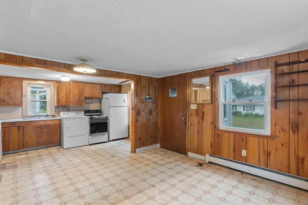 Photo of 21 Edgemere Blvd