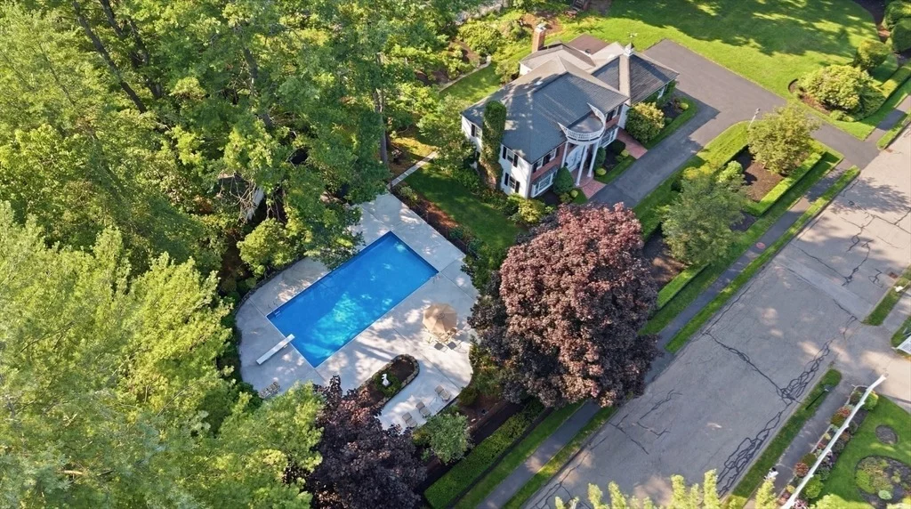 Photo of 2 Russell Road