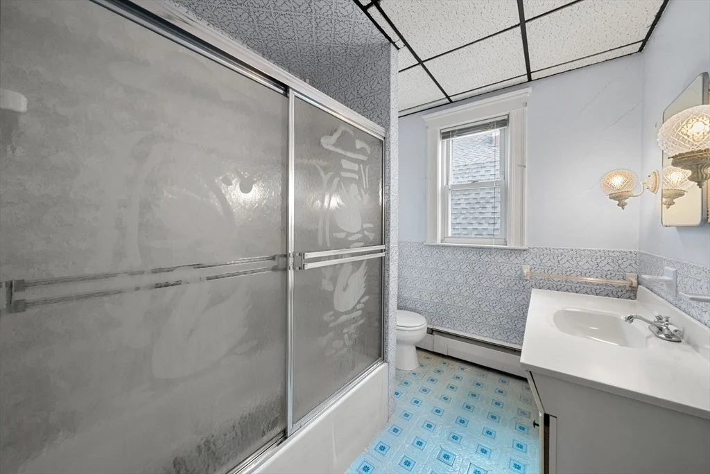 Photo of 562 Broadway