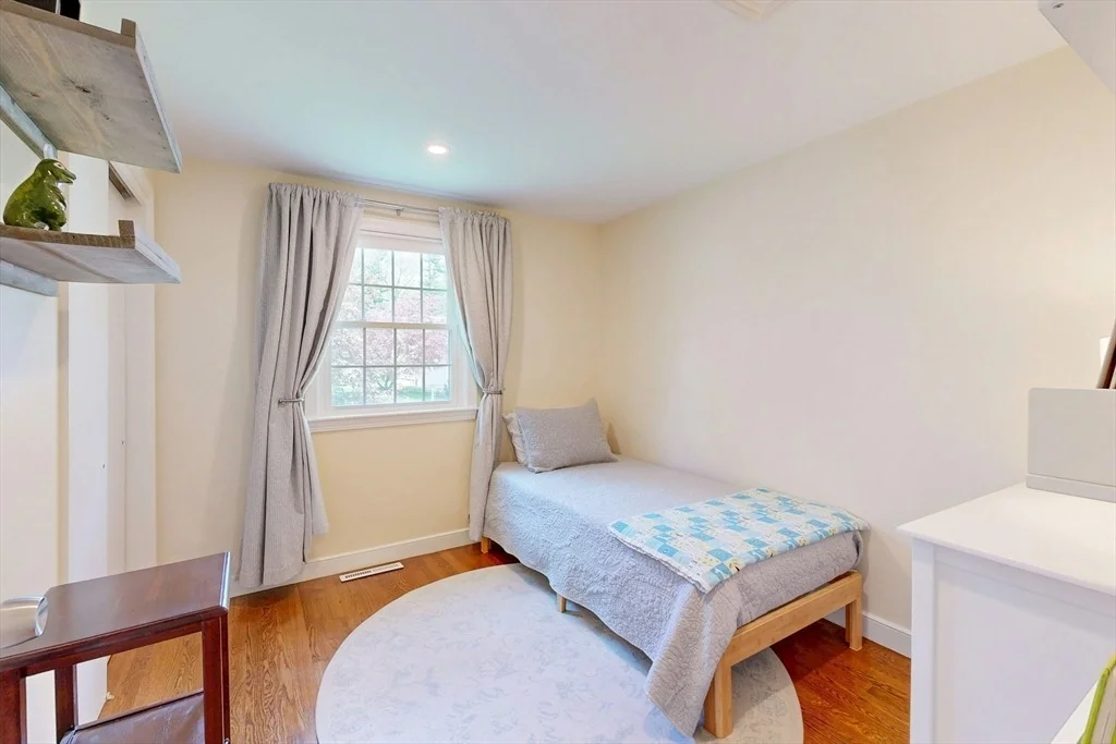 Photo of 18 Emerson Rd