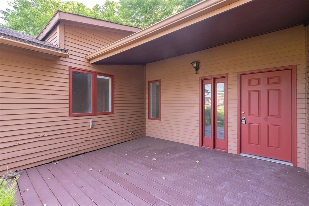 Photo of 499 Hadley Rd