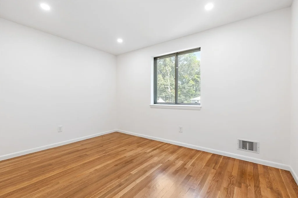 Photo of 32 Lyman Rd