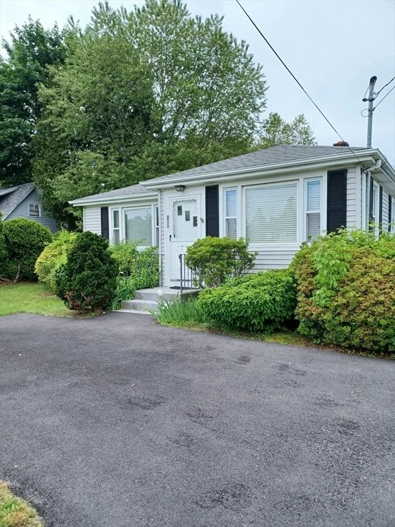 Photo of 822 N. Eastern Ave