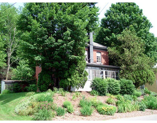 Photo of 31 Riverview Dr