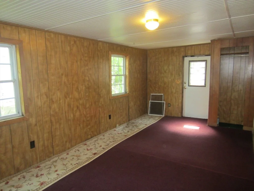 Photo of 8 Kristen Ln
