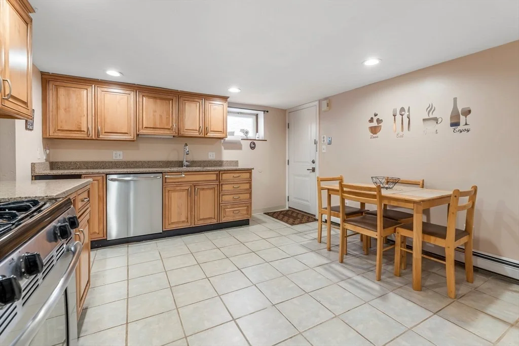 Photo of 2 Winmere Ave