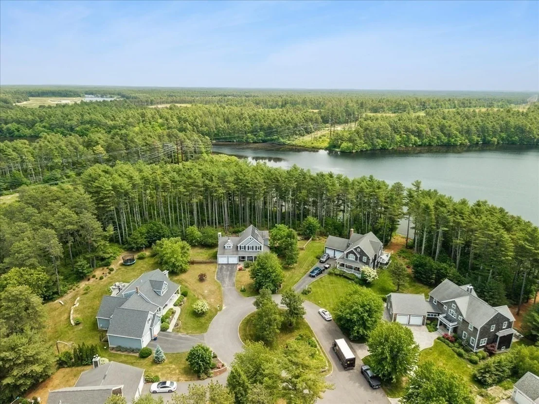 Photo of 22 Red Pine Ln