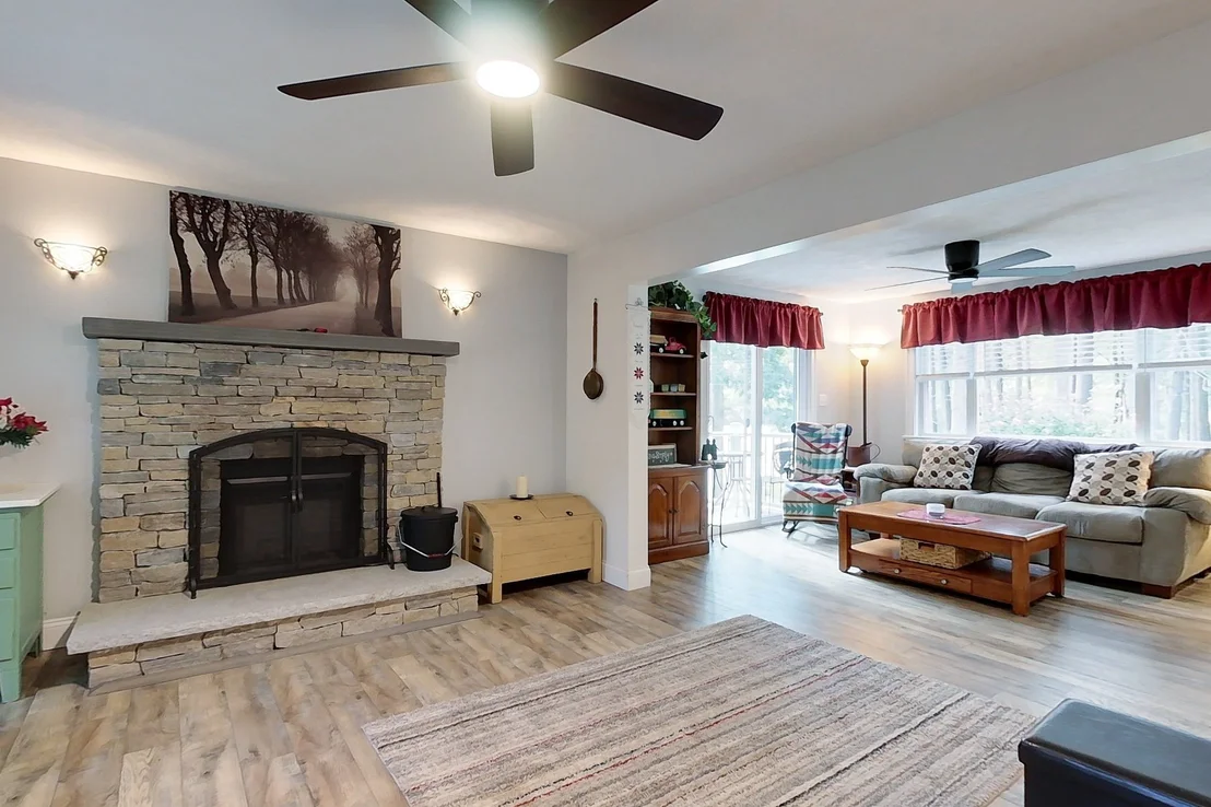 Photo of 135 Lowell Rd