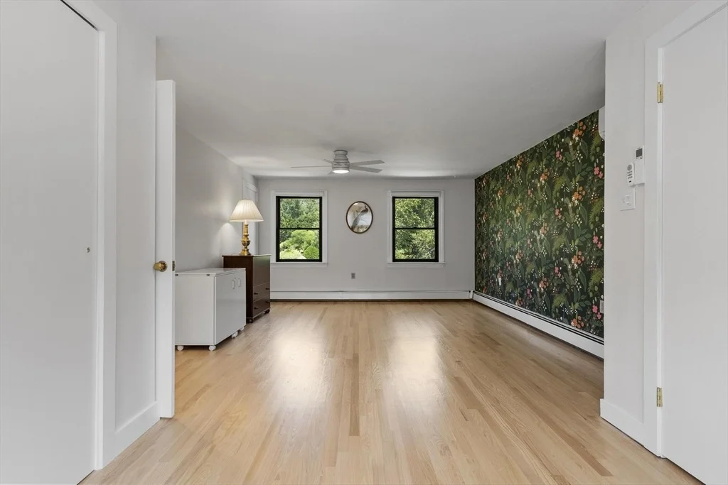 Photo of 467 Loring Road