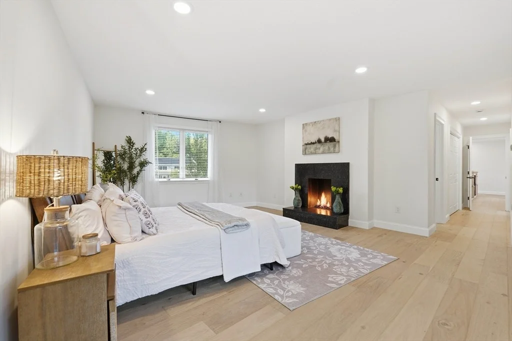 Photo of 93 Jonquil
