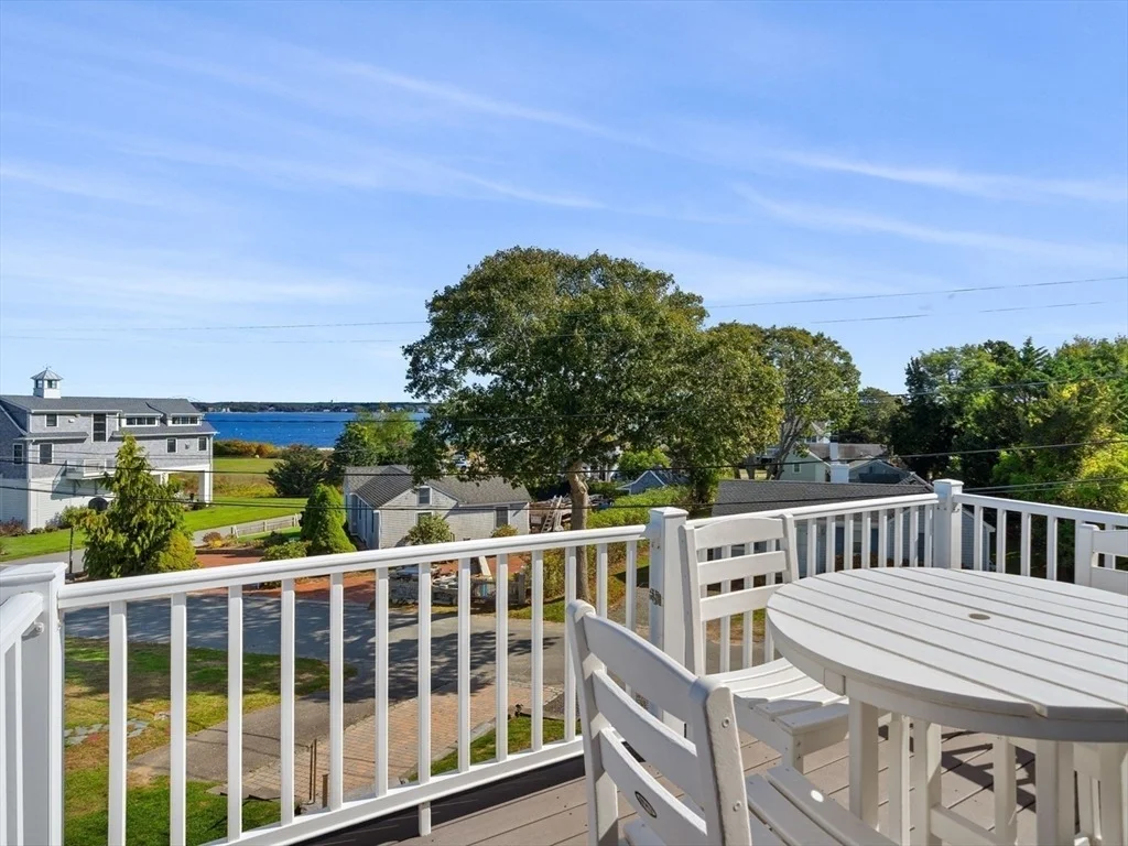 Photo of 135 Leeward