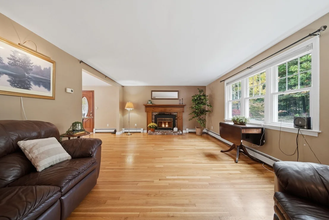 Photo of 401 Longley Rd