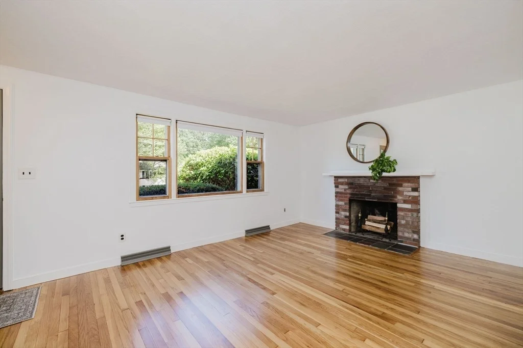 Photo of 27 Connie Dr