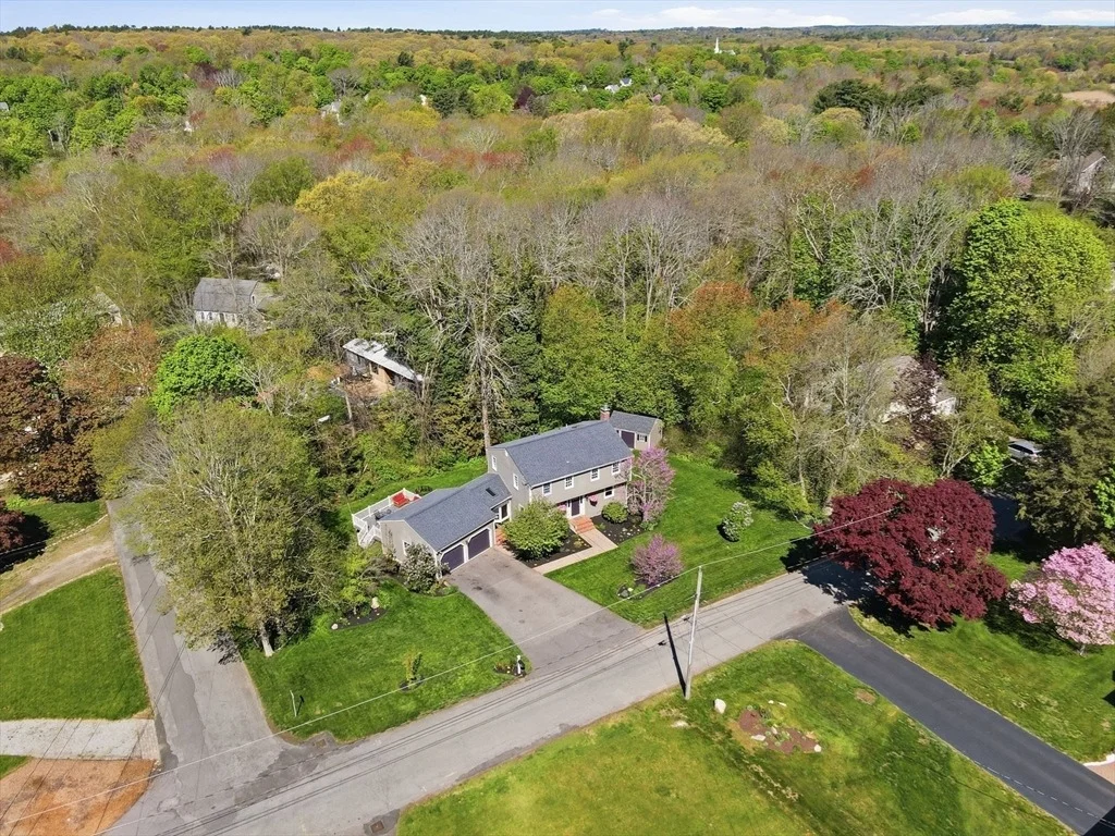 Photo of 33 Whittier Dr