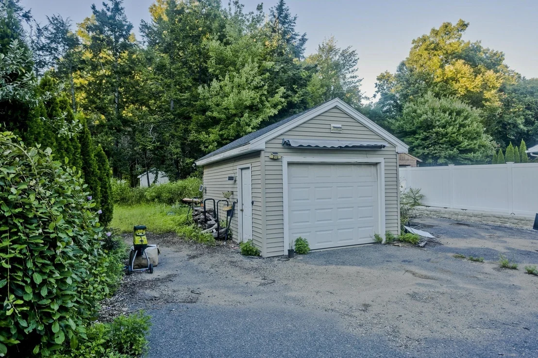 Photo of 42 Glenn Dr