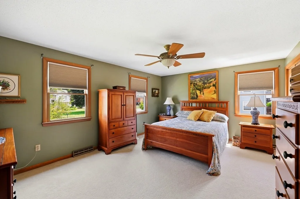 Photo of 16 Lessard