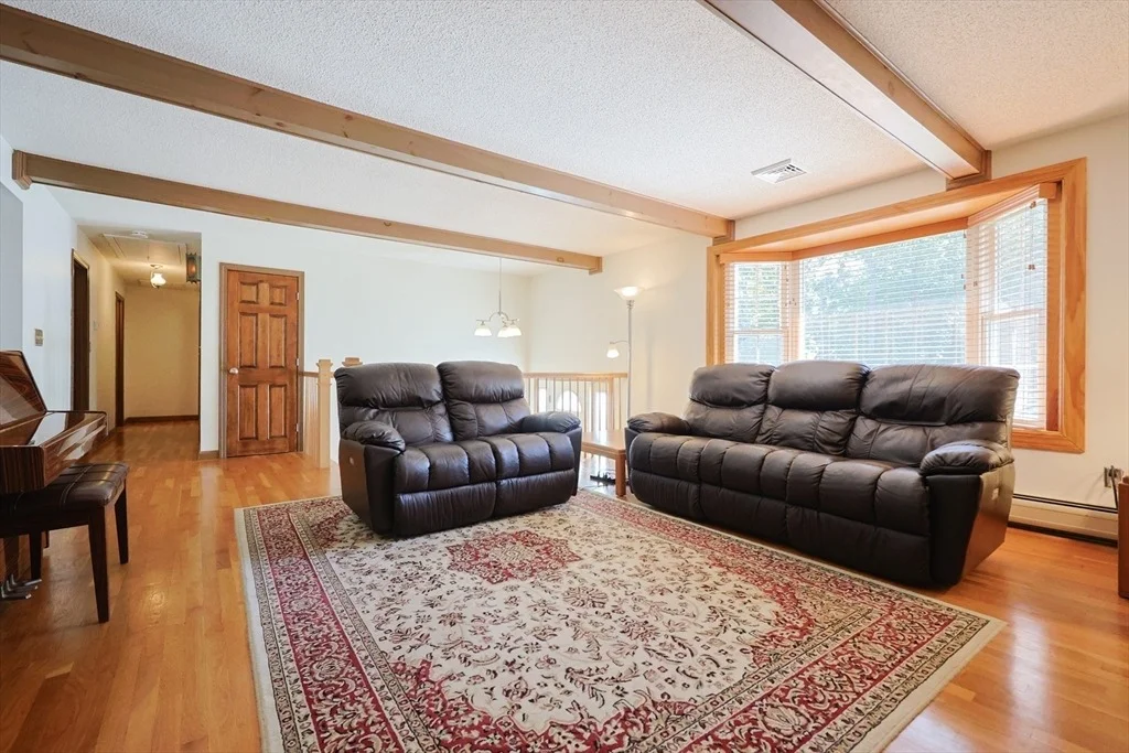 Photo of 6 Weetamoe Dr