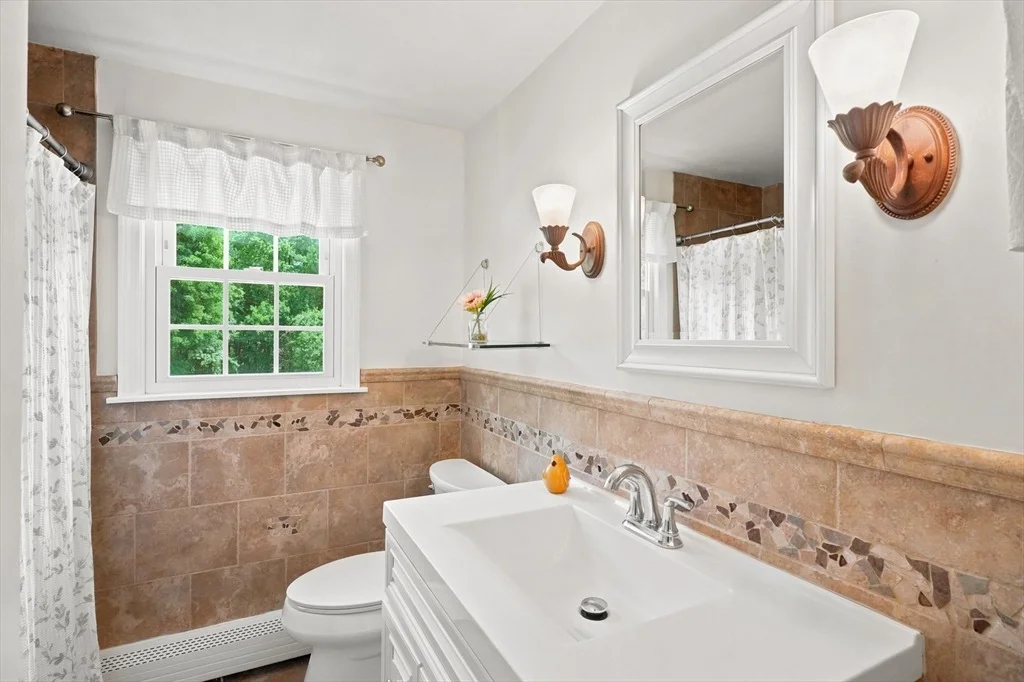 Photo of 67 Surrey Dr