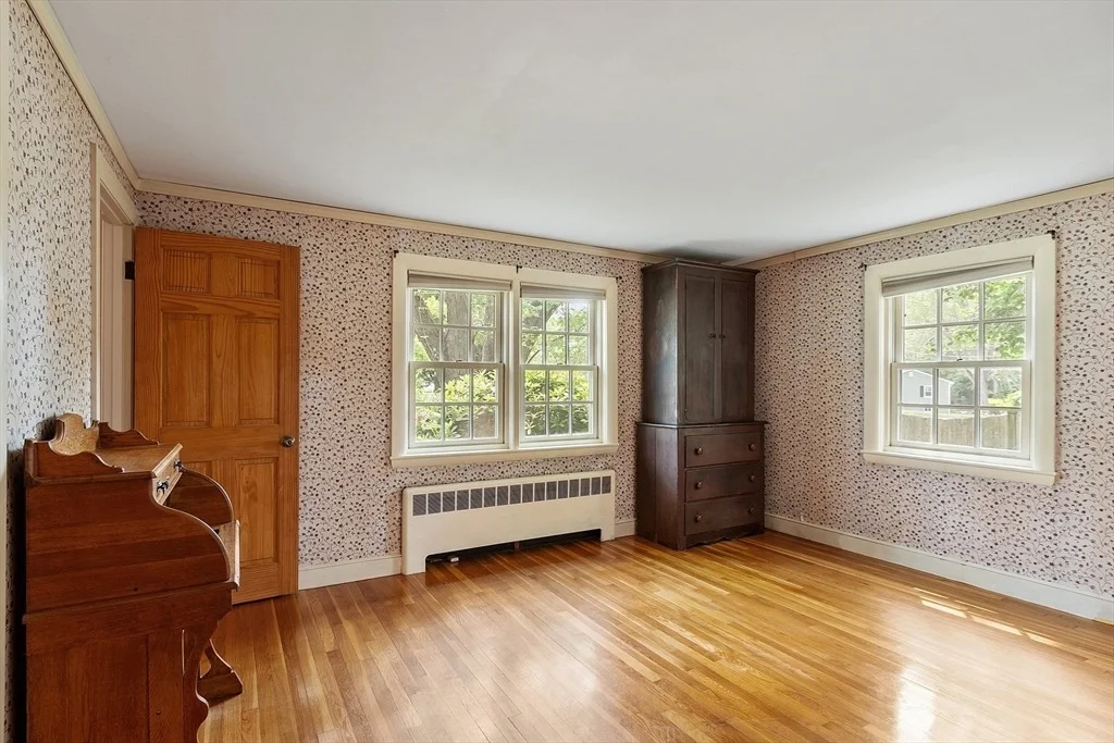 Photo of 8 Mitchell Ln