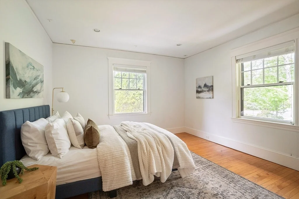 Photo of 4 Lawrence St