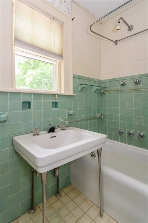 Photo of 355 High St