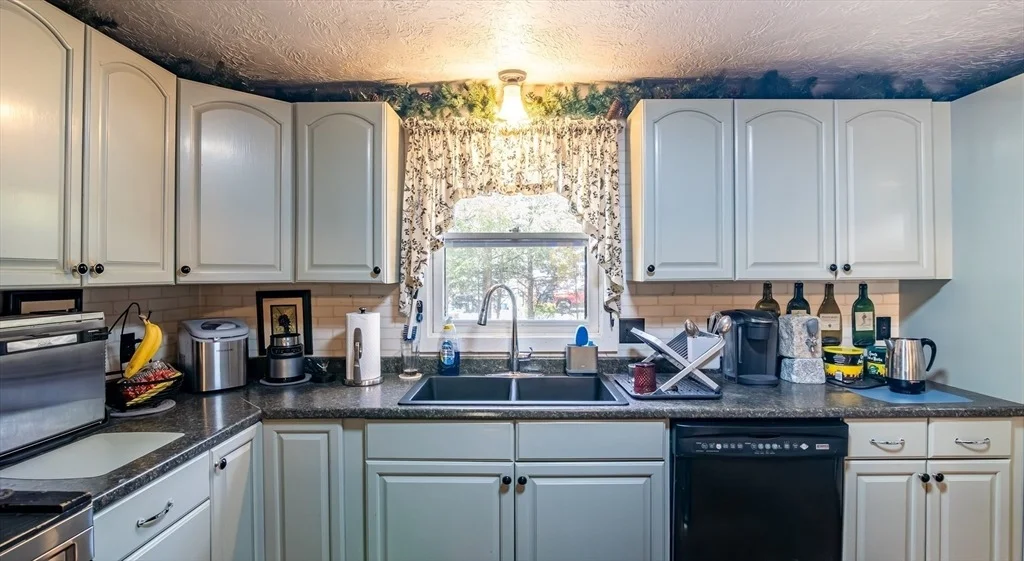 Photo of 40 Scenic Ave