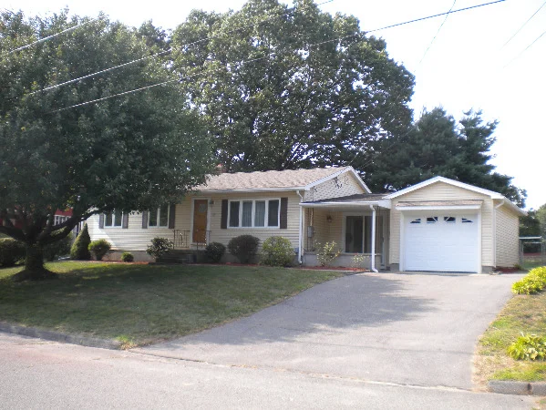 Photo of 52 Daniel Dr