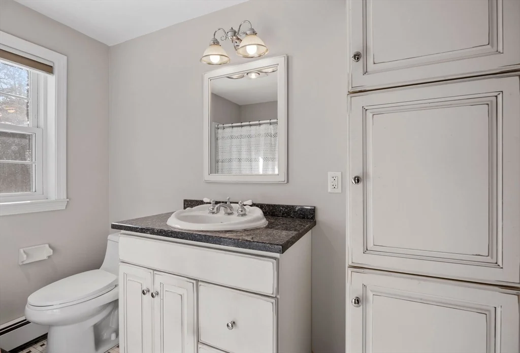 Photo of 935 King St