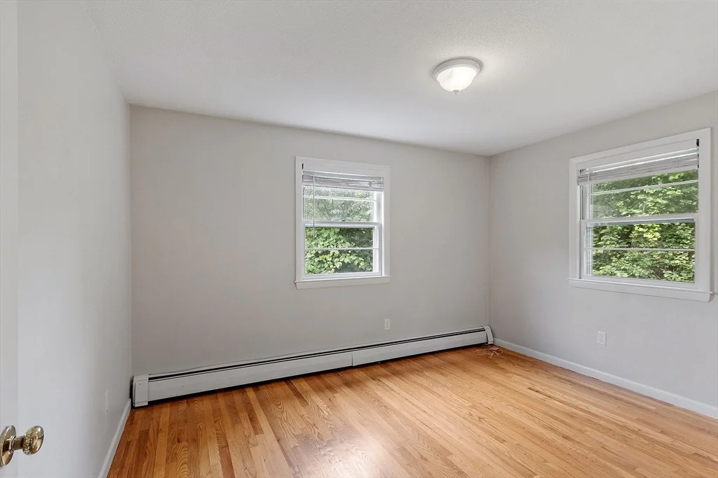 Photo of 374 Mill St Ext