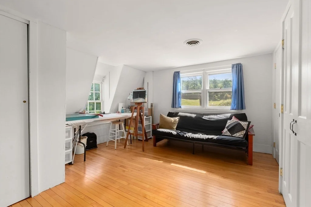 Photo of 287 Williamsburg
