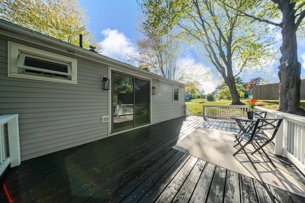 Photo of 20 Meadowbrook Dr