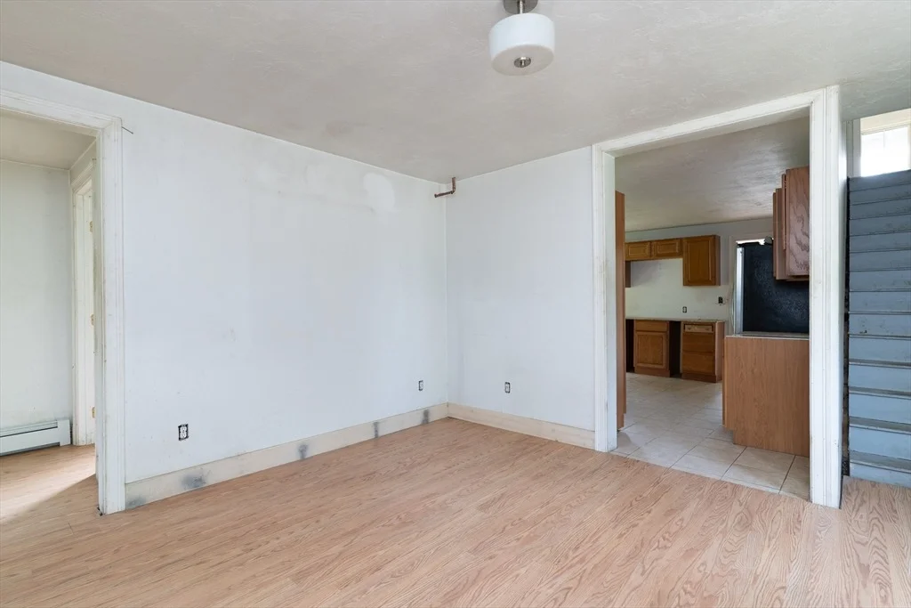 Photo of 1166 Main St