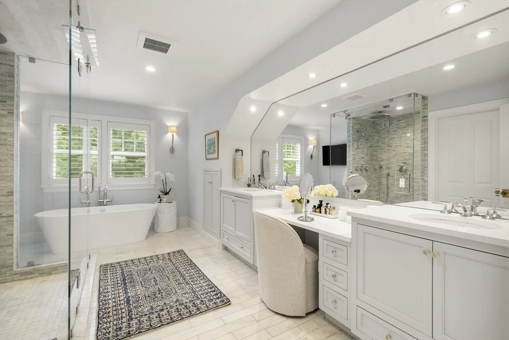 Photo of 11 Baileys Cswy