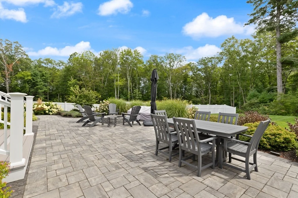 Photo of 10 Applewood Ln