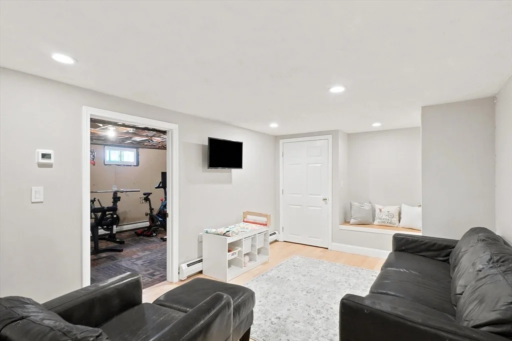 Photo of 67 Surrey Dr