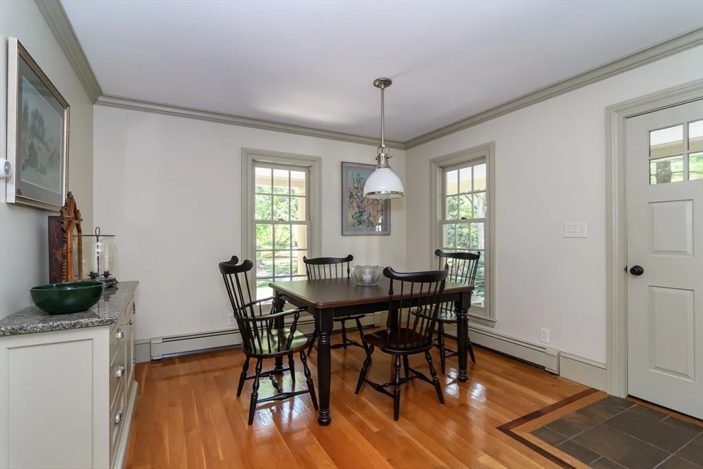 Photo of 1 Laura Lane