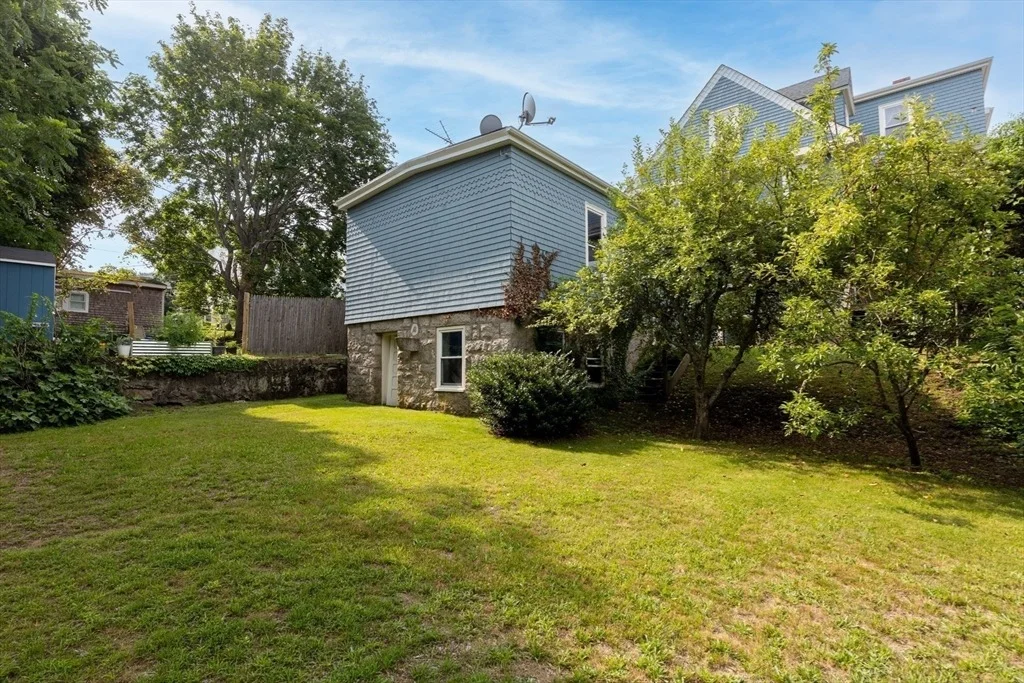 Photo of 330 Lincoln Ave