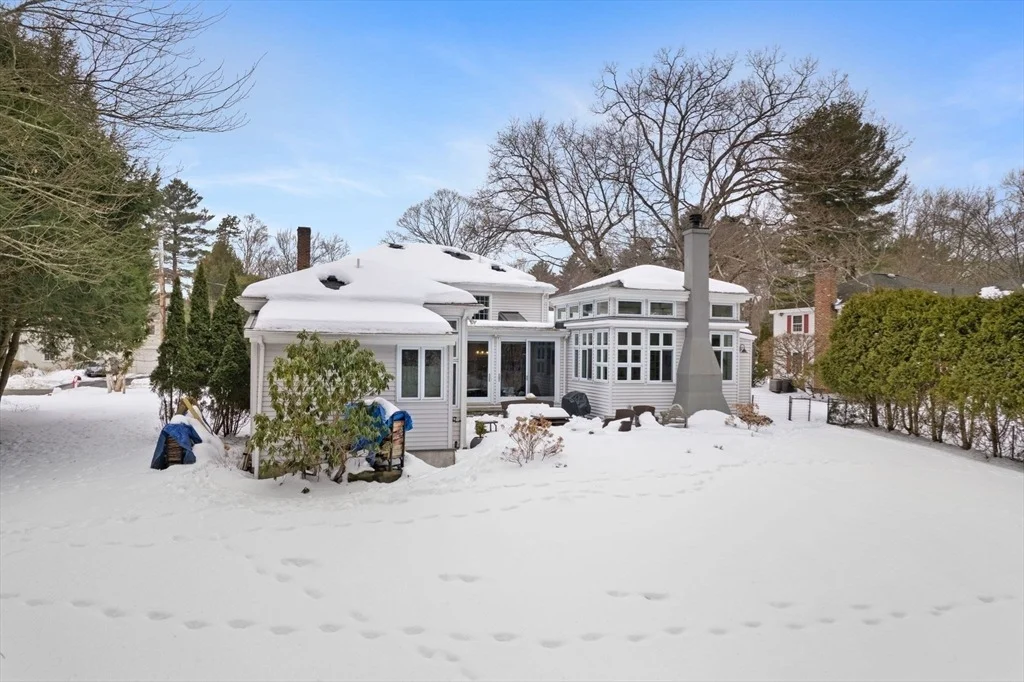 Photo of 6 Meadowbrook Rd