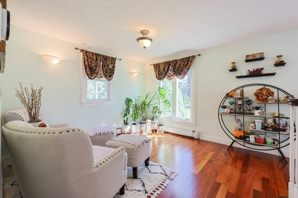 Photo of 2 Rhodes Ave