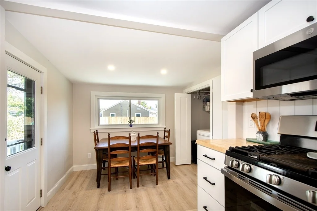 Photo of 90 Colonial Rd